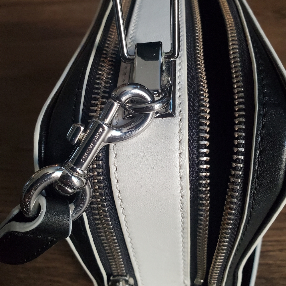 Marc Jacobs The Box Handbag - Picture 10 of 12